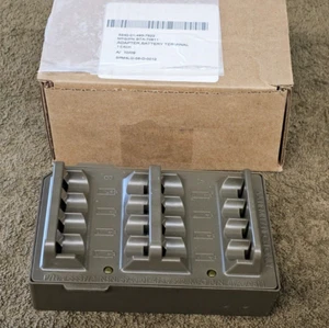 Batterieklemmenadapter J-6589/P SPC 8 AA Ladegerät BTA-70811 5940014937622 Hold - Bild 1 von 9