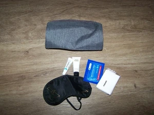 Reißverschluss Amenity Tasche American Airlines Business Class NIE BENUTZT NEU IN VERPACKUNG - Bild 1 von 1