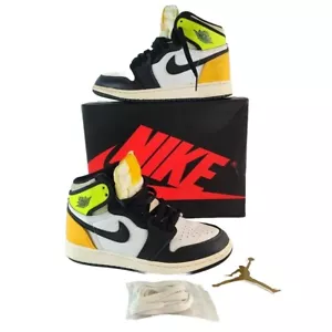 Scarpe Nike Air Jordan 1 Retro High OG Volt Gold 2021 555088-118 4,5 anni bambino donna - Foto 1 di 19
