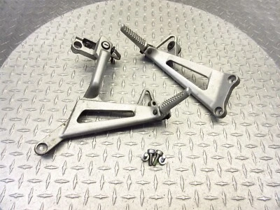 Reposapiés trasero izquierdo derecho Honda VFR750 1994 94-97 Interceptor pasajero Foto 1 de 4