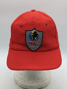 Vintage Disney Dick Tracy Detektiv Abzeichen rot Wolle Flexfit Mütze Erinnerungsstücke  - Bild 1 von 5