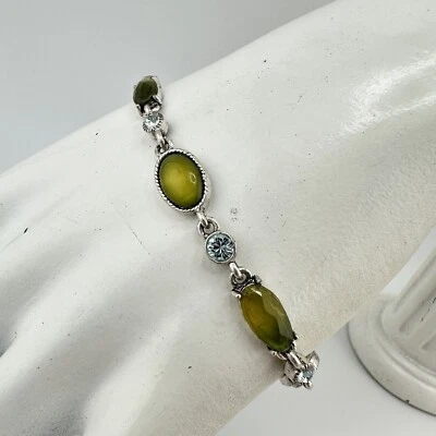 "Brazalete de tenis de 7"" tono plata con acento de diamantes de imitación de piedras preciosas verdes 1928" Foto 1 de 4