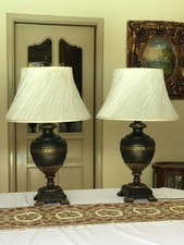 Pair of very elegent Table Lamps, 33 inches high, 9.5 inches in diameter - .10kg
