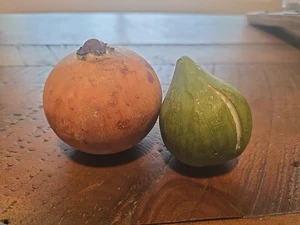 2 Italian Alabaster Hand Carved Stone Fruit Green Fig Persimmon Realistic VTG  - Picture 1 of 13