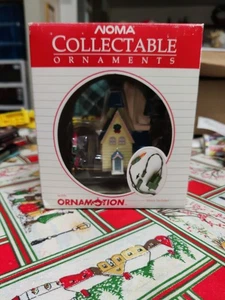 1989 Noma Motion Ornament rotierender Weihnachtsmannschlitten um ein Haus - Bild 1 von 6