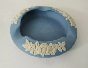 Ecanada art pottery blue -white ashtray - Picture 1 of 5
