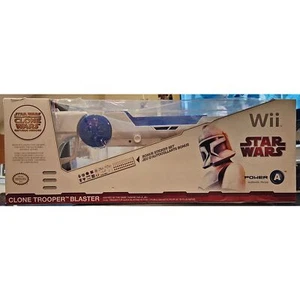 Wii Star Wars Clone Trooper Blaster - Nuovo Sigillato - Scatola Esterna Danneggiata - Foto 1 di 6
