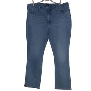 Lee Women’s Blue Jeans 20M Straight Mid Rise Light Wash Stretch #130273 NWT - Picture 1 of 8