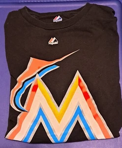 Miami Marlins Clothing, Tee shirts, A cap, shorts - Picture 1 of 5