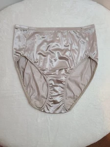New VTG Delicates Second Skin Satin Classic Brief Panty Size M (6) Tan - Picture 1 of 5
