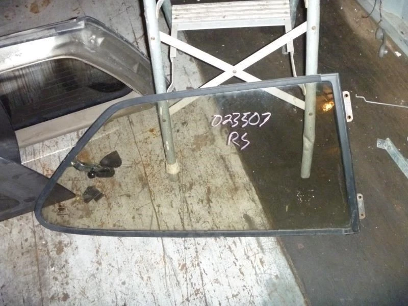 Cuarto derecho de pasajero hatchback de vidrio marco negro para 83-93 SAAB 900 410121 Foto 1 de 1