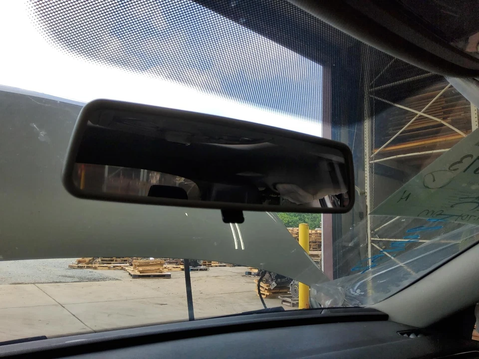 Espejo retrovisor interior delantero central usado se adapta a: Volkswagen Passat SW 2018 delantero Foto 1 de 4