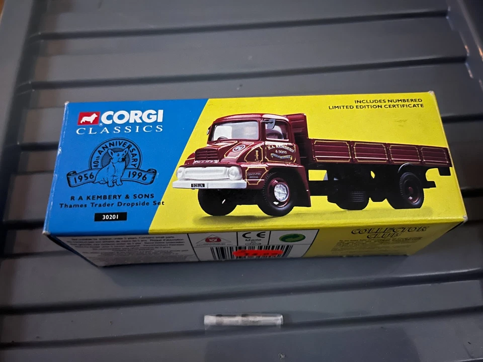 Corgi Classics R A Kembery & Sons Thames Trader Dropside Set 30201 - Image 1 of 2