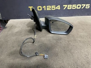 VW Polo 6R Drivers Side Right Manual Wing Mirror 6R2857502AG - Picture 1 of 9