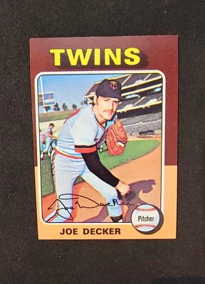 1975 Topps Mini #102 Joe Decker   NRMNT + Twins - Image 1 of 2