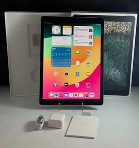 Apple iPad Pro 2nd Gen. 256GB, Wi-Fi, 12.9 in Space Gray Tablet A1670 MP6G2LL/A - Picture 1 of 22