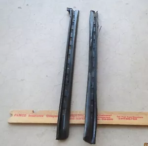 1972 1976 Lincoln Mark IV LTD Galaxie Thunderbird quarter window vertical seal - Picture 1 of 3