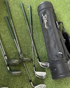 Raro Titleist T-Rex Junior Set da Golf per Bambini VG COMPLETO Borsa, Driver, 3W, 6, 8, W, P - Foto 1 di 17