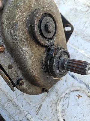 Cub Cadet 451 Gearbox 1864 1863 1782 2182 2284 2084 - Image 1 of 4