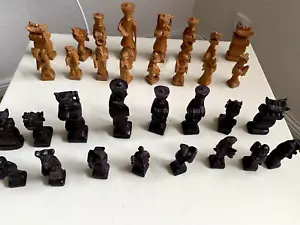 Schöne alte Schachfiguren orientalisch chinesisch Holz vollständig - Bild 1 von 14
