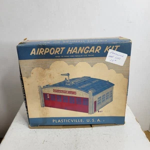 Plasticville O Scale Vintage Airport Hanger Model Kit w/ Box + 3 Airplanes - Picture 1 of 5