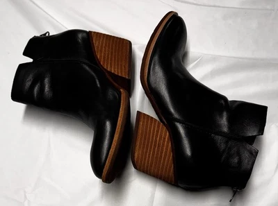 Botas femininas de couro preto Kork-Ease Chandra tamanho 9M - com zíper - salto de 3 polegadas - Imagem 1 de 4