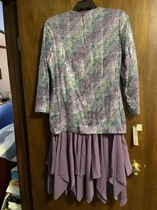 Anne Crimmins lila und grünes Kleid  - Bild 1 von 7