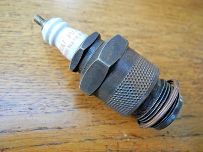 A Vintage Champion C5 Spark Plug for Fordson Tractor , Ferguson etc NOS no box - Image 1 of 3