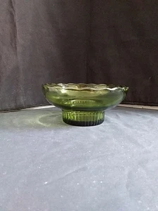 Vintage 50er Jahre E.O. Brody Co M2000 grüne Glasschale/Bonboniere gewellter Rand - Bild 1 von 5
