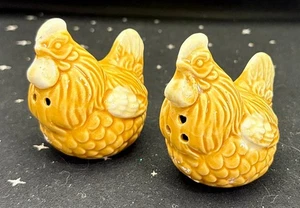 Vintage Keramik Hahn/Henne Salz & Pfefferstreuer 2,5" - Bild 1 von 6