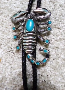 Vintage Sancrest Pewter Southwestern Scorpion Faux Turquoise Bolo Tie Silver - Picture 1 of 3