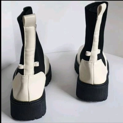 Gruesa Bota Chlesea Y2K Cuero Negro Blanco Cadena Lazo 8/39 Tejido Superior Foto 1 de 4