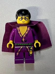 LEGO Harry Potter with Purple Cape Minifigure - Picture 1 of 2