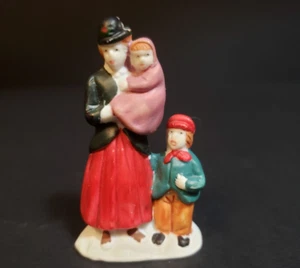 Maravilloso pueblo de vacaciones Christmas Valley Go Along figura madre e hijos - Imagen 1 de 7