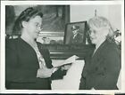 1945 Mother Learns Son Lt Wm Robertson First To Meet Russians Military 6X8 Photo