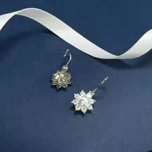 Pendiente colgante/gota de mossanita real redondo de 2 quilates enchapado en oro blanco de 14 quilates para mujer Foto 1 de 4