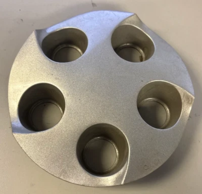 96 97 FORD THUNDERBIRD OEM CENTER HUB CAP RIGHT SILVER 3740 F6SC1A096BB - Imagem 1 de 4