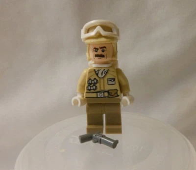 LEGO 9509 Star Wars Episode Hoth Rebel Trooper SW045 MINI FIGURE 2012 - Image 1 of 2