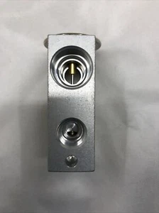 AC Expansion Valve BobCat 6675534 Made in Canada - Picture 1 of 11
