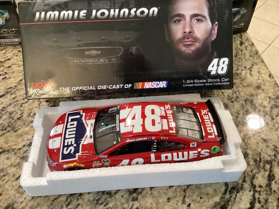 1/24 Lionel #48 Jimmie Johnson Lowe’s Red 2014 SS NASCAR - Image 1 of 4