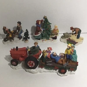 Miniature Christmas figurine set of 5 - Picture 1 of 8