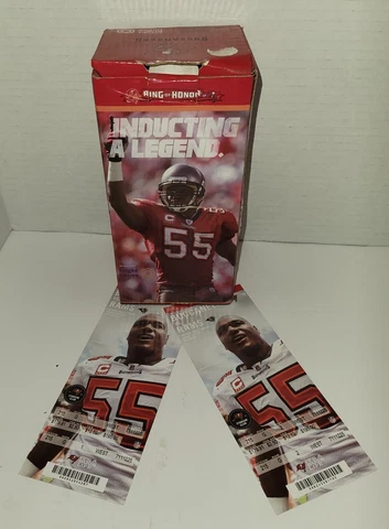 NFL Tampa Bay Bucs Derrick Brooks Ring of Honor Bobblehead + 2 ticket stubs 9/14 Cover