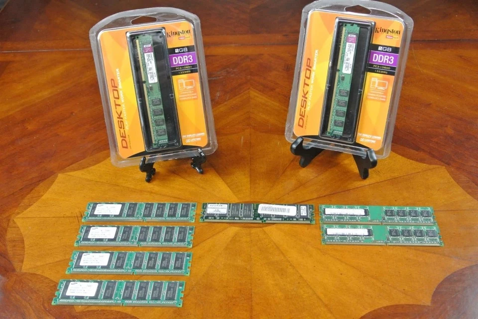 Kingston 128MB KVR266X64C25/128 512MB KVR266X64C25/512 2GB KVR1333D3/2GR Samsung - Image 1 of 1