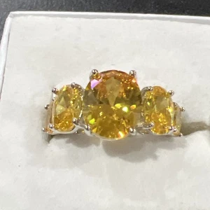 Anello moderno misura 8 pietre gialle - Foto 1 di 9
