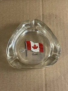 Vintage Canadian Flag Clear 3.5inch Glass Triangular Souvenir Ashtray - Picture 1 of 3