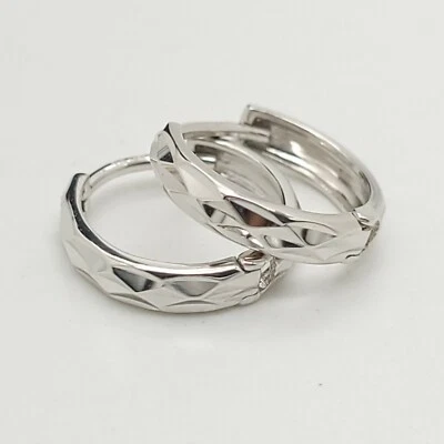 Nuevos Pendientes Huggie Aro EHC Oro Blanco 14k 585 Pequeños Martillados Puntiagudos 13' mm  Foto 1 de 4