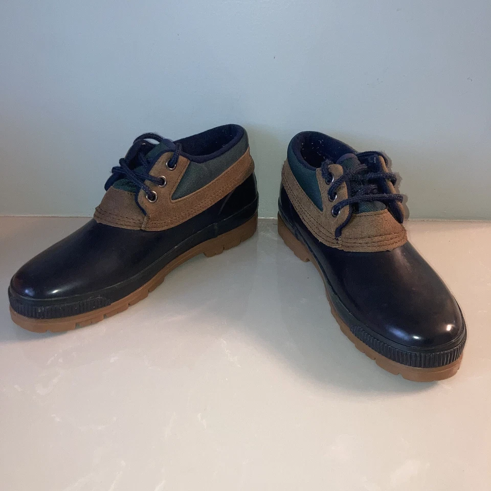 Women’s Bay Area Traders Navy Duck Lace Up Waterproof  Insulated Shoe 8M Rain - Image 1 of 4
