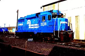 ORIGINAL KODACHROME SLIDE CONRAIL GP-30 #2238 (ex-PRR #2238) NOVEMBER 1984 - Picture 1 of 1
