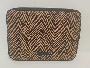 Vera Bradley Tablet Sleeve Animal Print Fits iPad Quilted Cotton  MSRP 34  - Picture 1 of 7