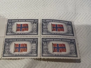 4 bloques de estampillas postales de Estados Unidos 1945 5 centavos bandera de Noruega - Imagen 1 de 1